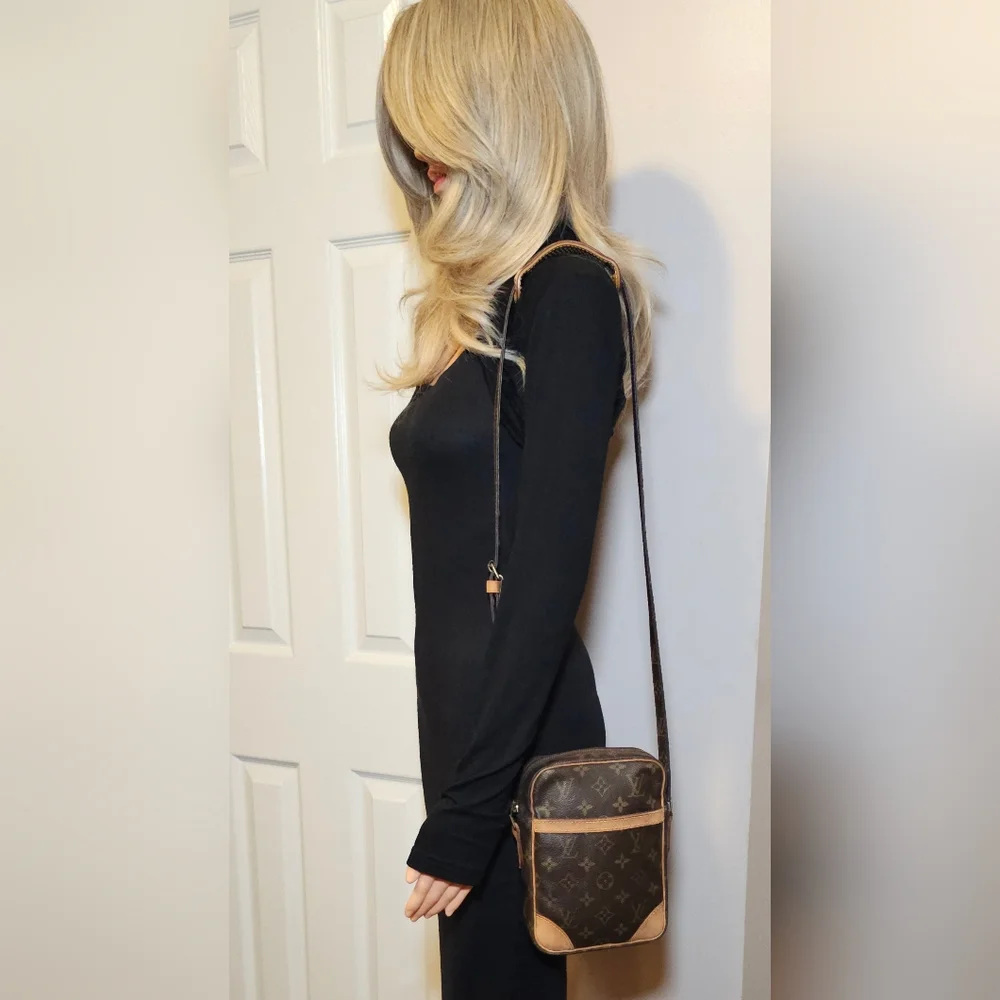 Authentic LOUIS VUITTON Monogram Danube PM Crossbody - Picture 4 of 16